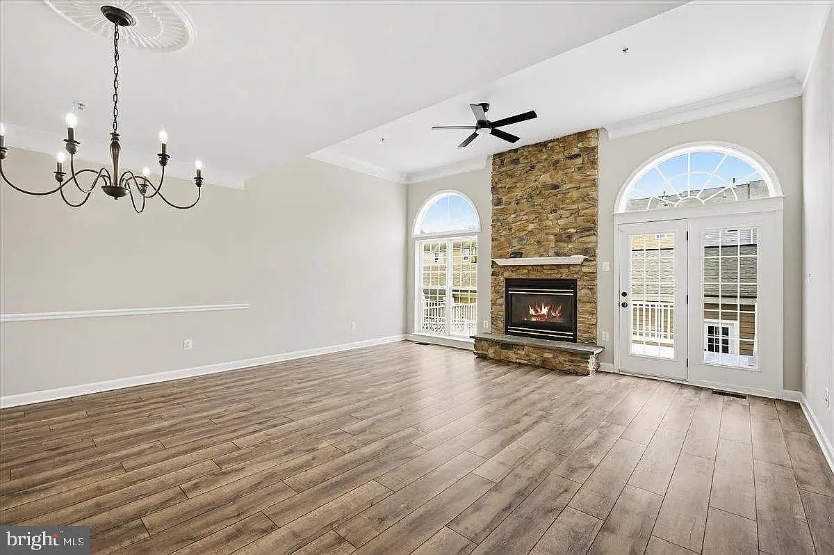 4 bed, 4.0 bath, 2400 sqft, $3,200 — Photo 1