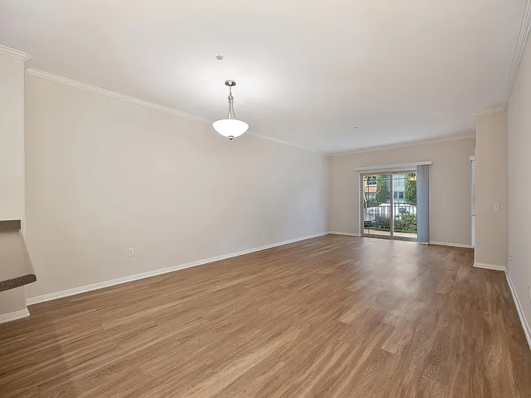 Mission Hills Apartments — Photo 5