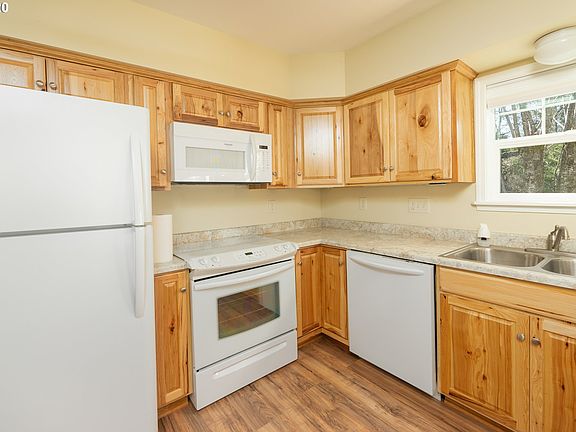 5th image of 11533 Tyee Rd