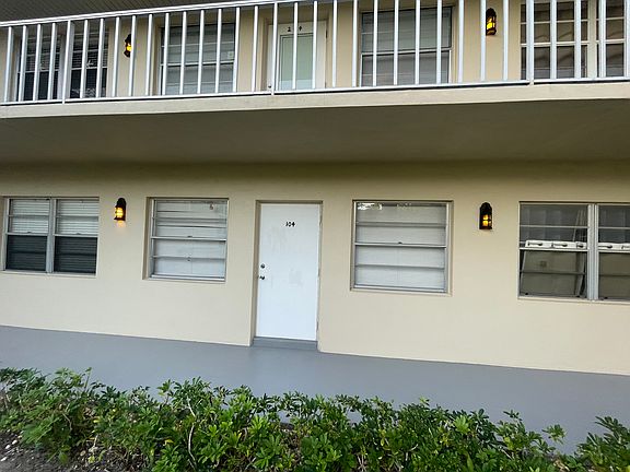 3rd image of 52 Woodland Dr APT 104