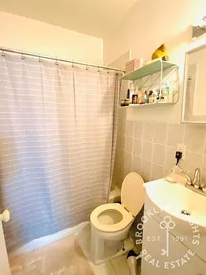 5th image of 138 Amity St APT 4B