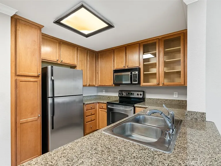 1035 La Terraza Cir #303 — Photo 14