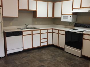 6220 NW 2nd Cir APT 290, Lincoln, NE 68521