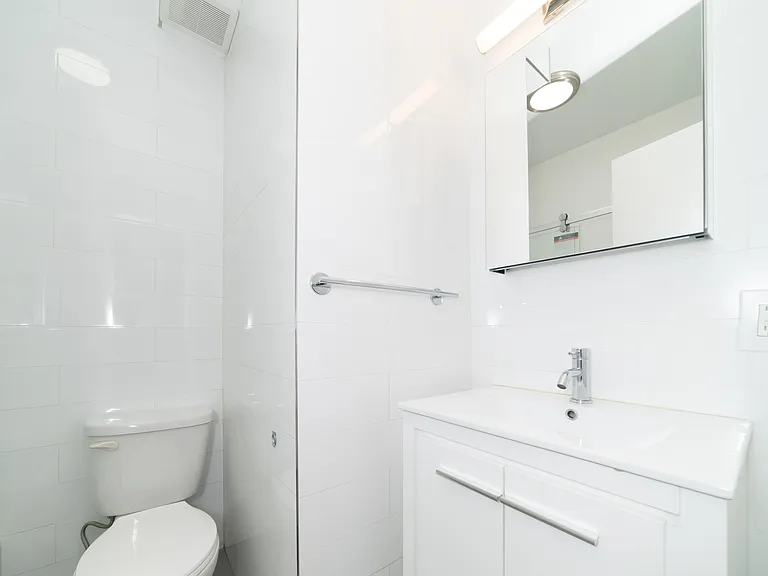 703 9th Ave #3B — Photo 5