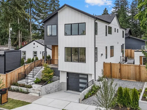 11709 Roosevelt Way NE, Seattle, WA 98125