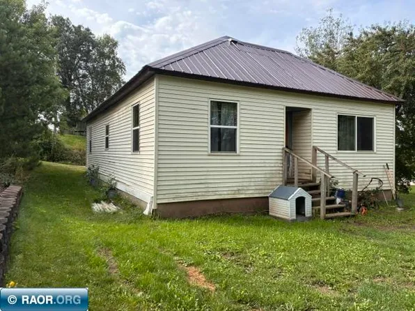 1006 18th St N, Virginia, MN 55792