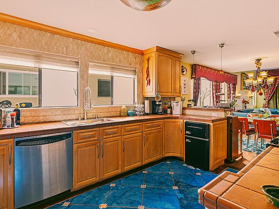 5th image of 1123 11th St APT 5