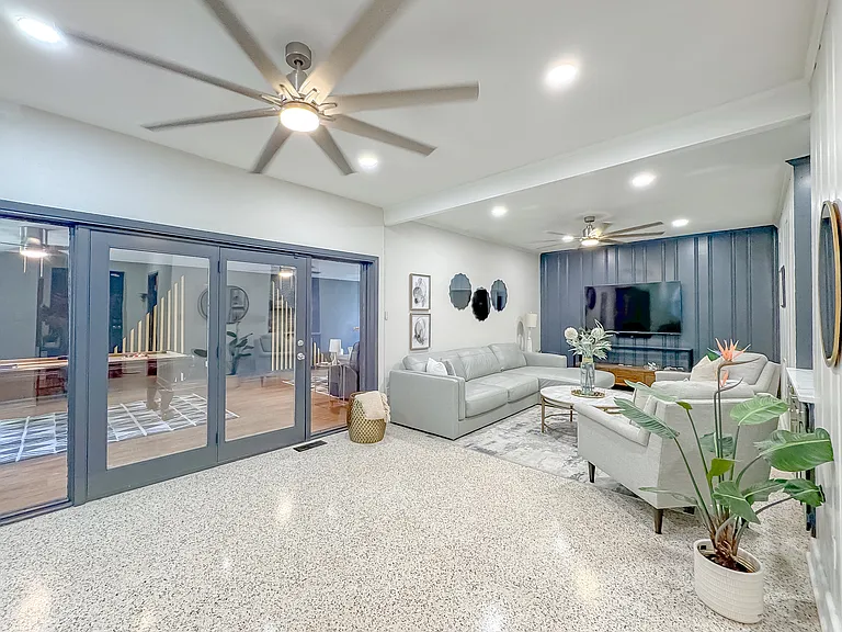 1044 Seminole Dr — Photo 48