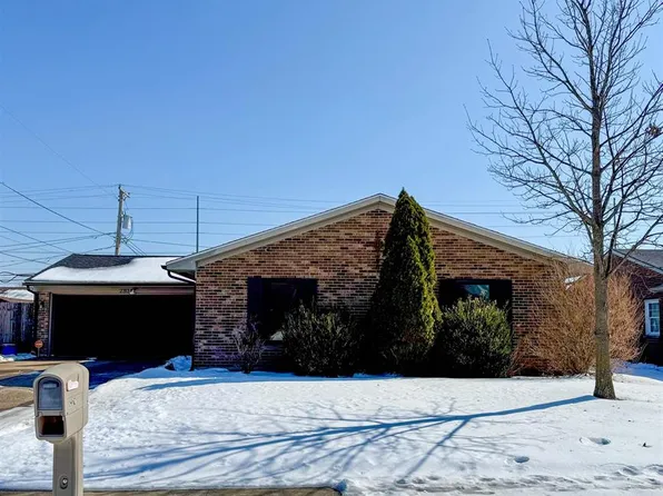 2313 Secretariat Dr, Owensboro, KY 42301