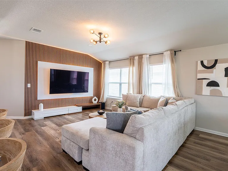 123 Stellamar Dr — Photo 3