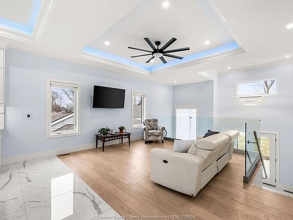 5th image of 1118 Union St