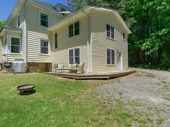 12 Rushing Brook Ln #B, Black Mountain, NC 28711
