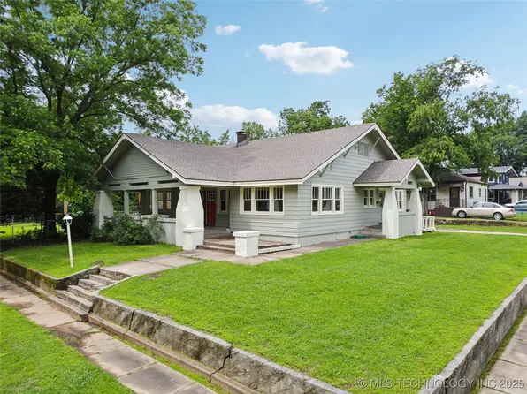 302 W 7th Ave, Bristow, OK 74010
