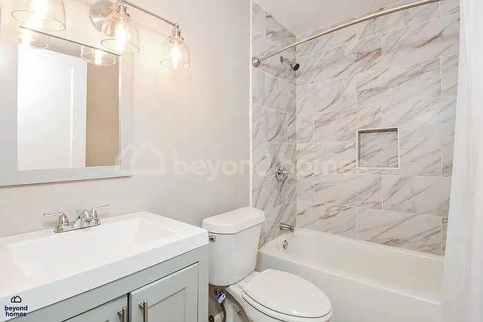 935 James Ave — Photo 10