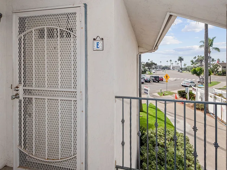 1052 Isabella Avenue Unit #E — Photo 28