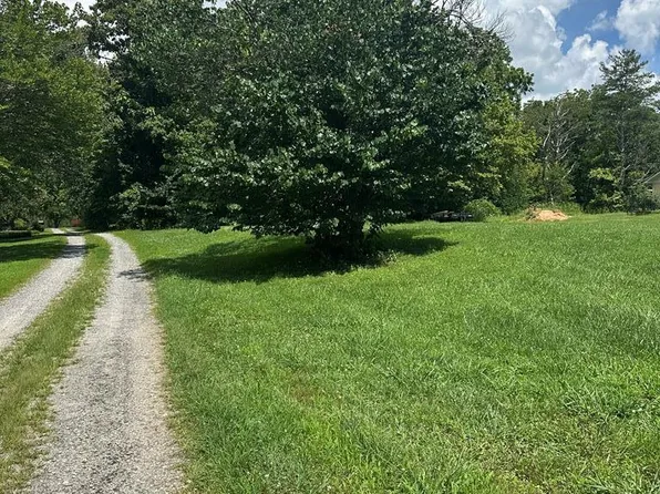 Qualla Ter, Hayesville, NC 28904