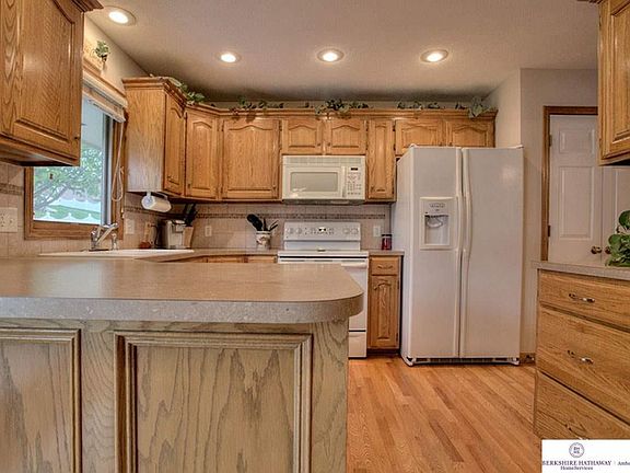 5th image of 3011 N 173rd St