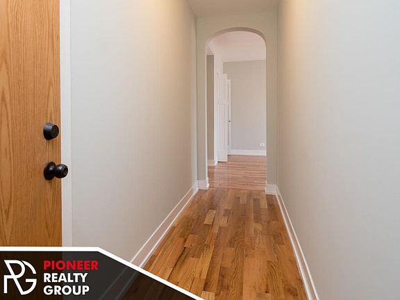 3rd image of 550 W Arlington Pl #550602