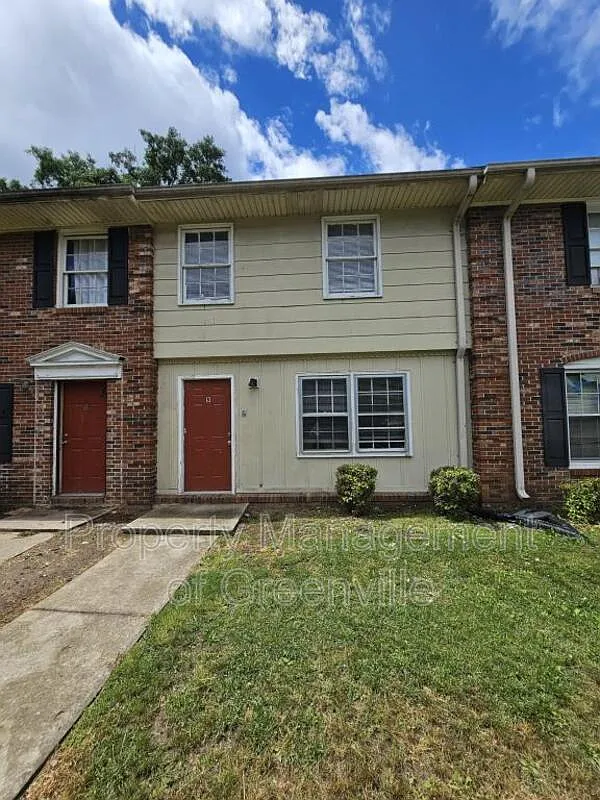 3 bed, 1.5 bath, 1340 sqft, $1,075 — Photo 1