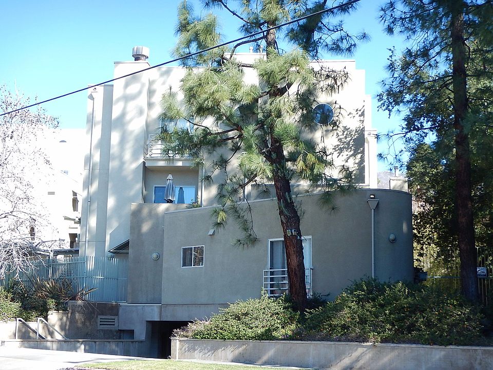2nd image of 2905 Montrose Ave APT 320