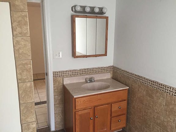 4th image of 222 E 23rd St #1