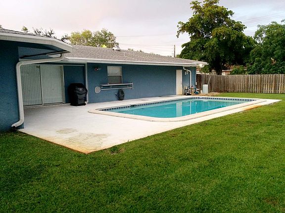 Pool view yard