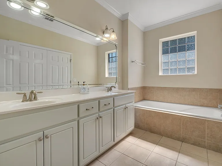 7056 Sawley Ln — Photo 13