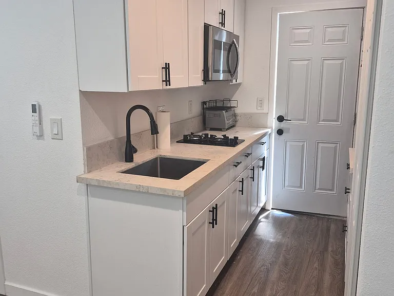 1845 O Ave #1/2 — Photo 11