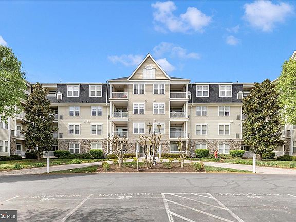 2nd image of 2520 Waterside Dr Unit 105