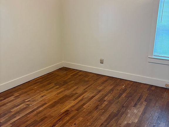 3rd image of 662 N Lindell Ave