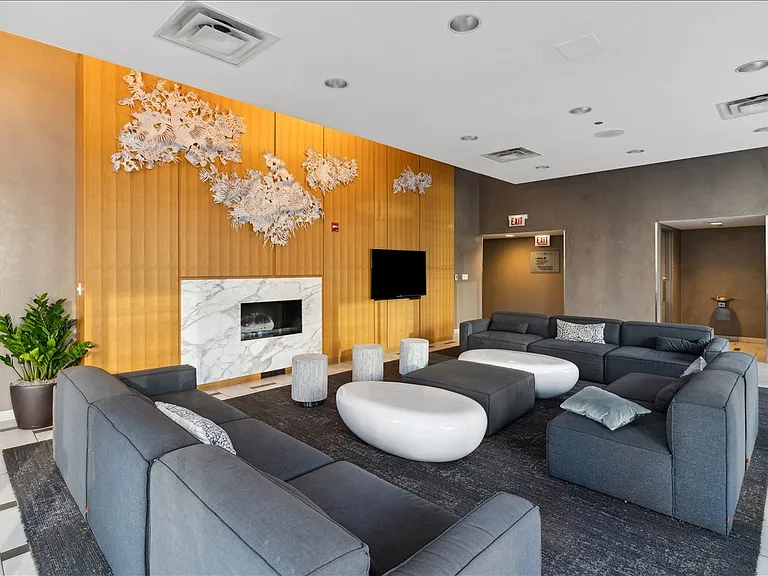225 N Columbus Dr #7507 — Photo 1