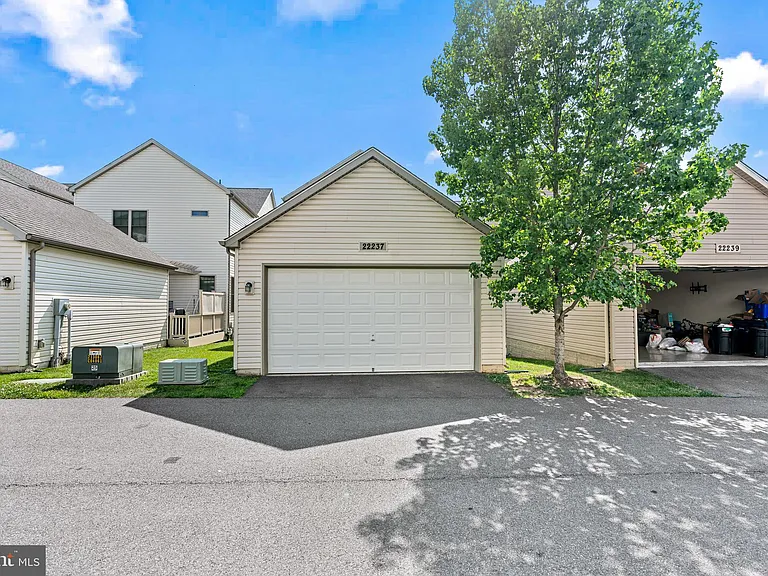 22237 Fulmer Ave — Photo 33