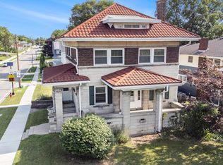 301 Edgewater Dr, Mishawaka, IN 46545