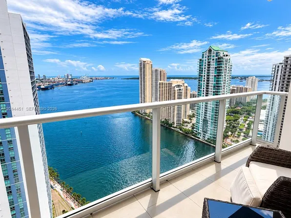 300 S Biscayne Blvd #T-3212, Miami, FL 33131