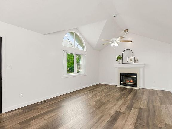 2nd image of 2133 NE Chipman Rd