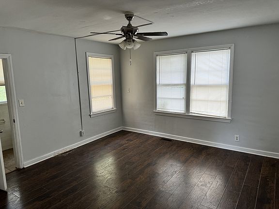 3rd image of 852 Saint Clair St #1