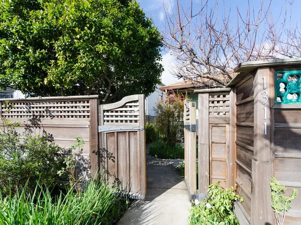 1311 Hopkins St, Berkeley, CA 94702