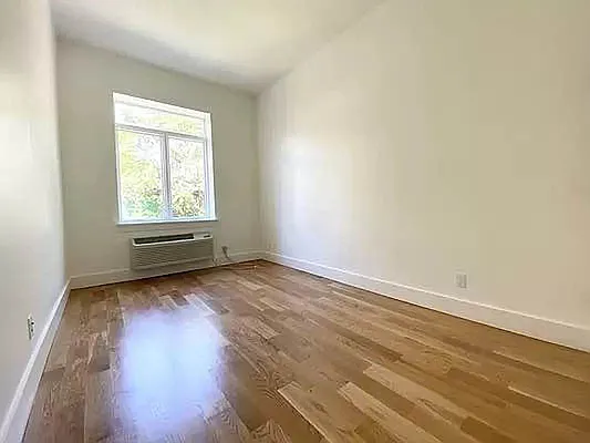 Rented by EXR | media 6