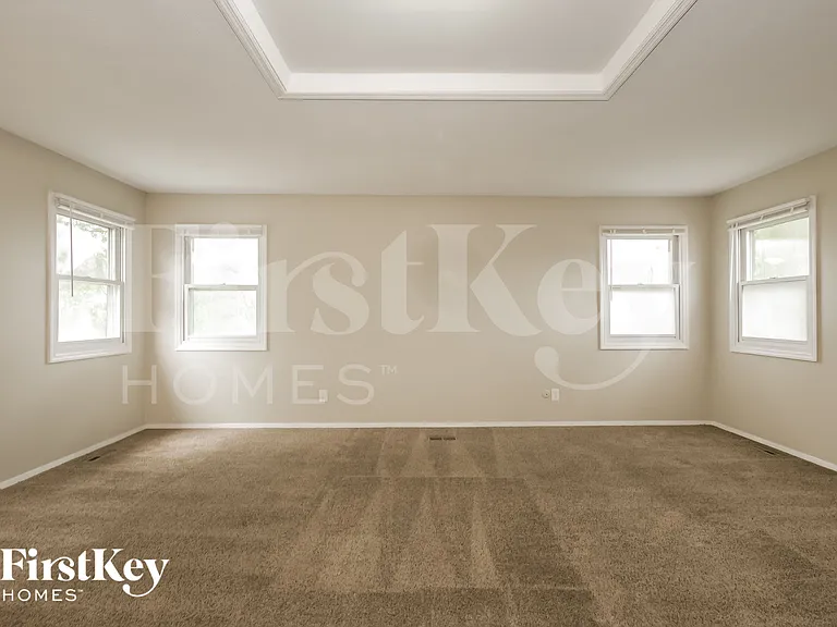 611 Oakwood Dr — Photo 11