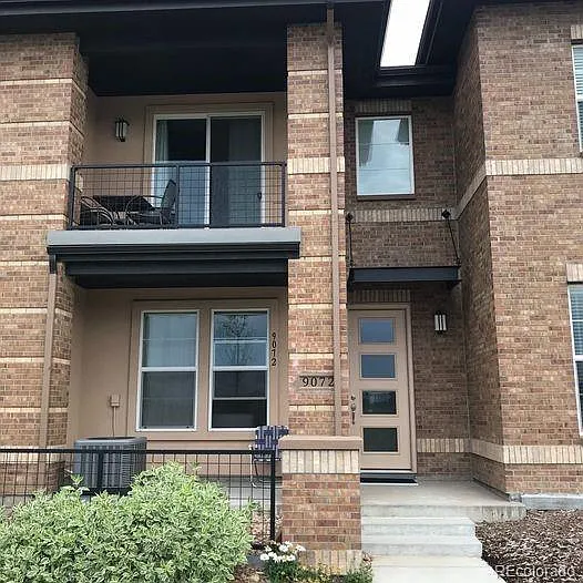 3 bed, 3.5 bath, 1892 sqft, $3,200 — Photo 2