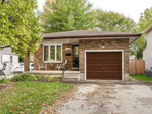 525 Albert St E, Stratford, ON N5A 3L6