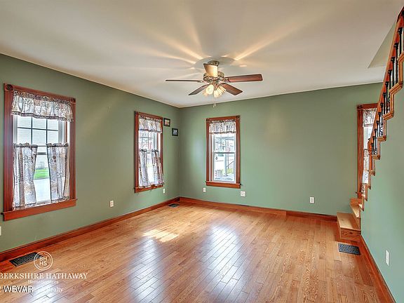 5th image of 442 Jordan Ave
