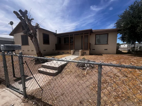 301 Chestnut St #B, Needles, CA 92363