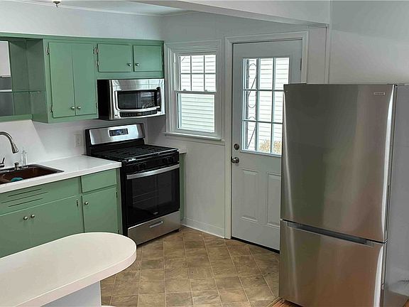 2nd image of 51 Homeland Rd