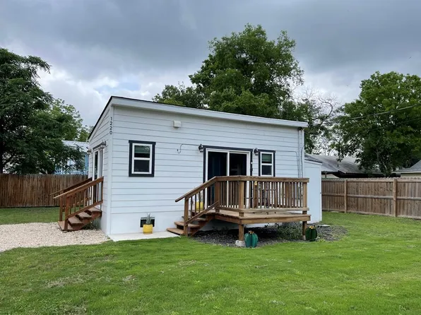 1220 Aransas St, Kerrville, TX 78028
