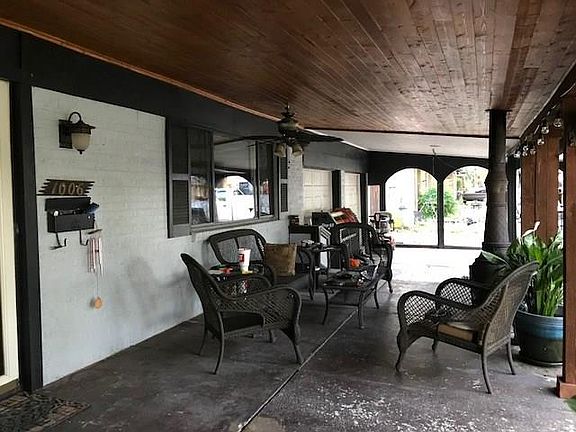 4th image of 1006 Park Center St