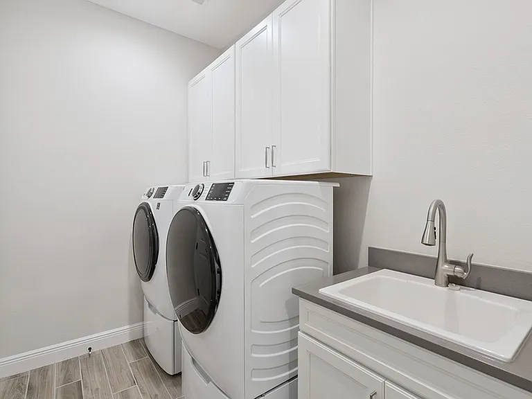 7790 Four Seasons Blvd — Photo 24