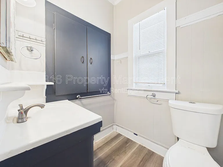 1222 S 40th St — Photo 22