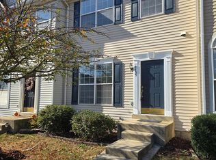 2455 Wheat Meadow Cir, Herndon, VA 20171
