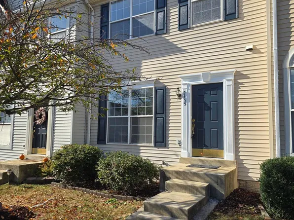 2455 Wheat Meadow Cir, Herndon, VA 20171